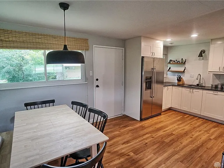 110 W Spring Valley Pike — Photo 7