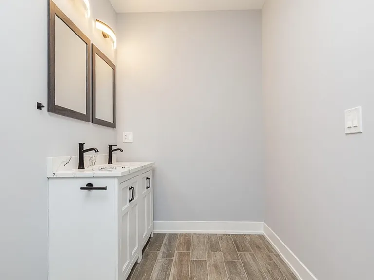 6334 S Langley Ave — Photo 13
