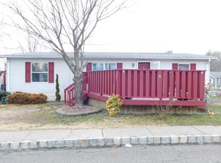 8 Ruffian Way, Howell, NJ 07731