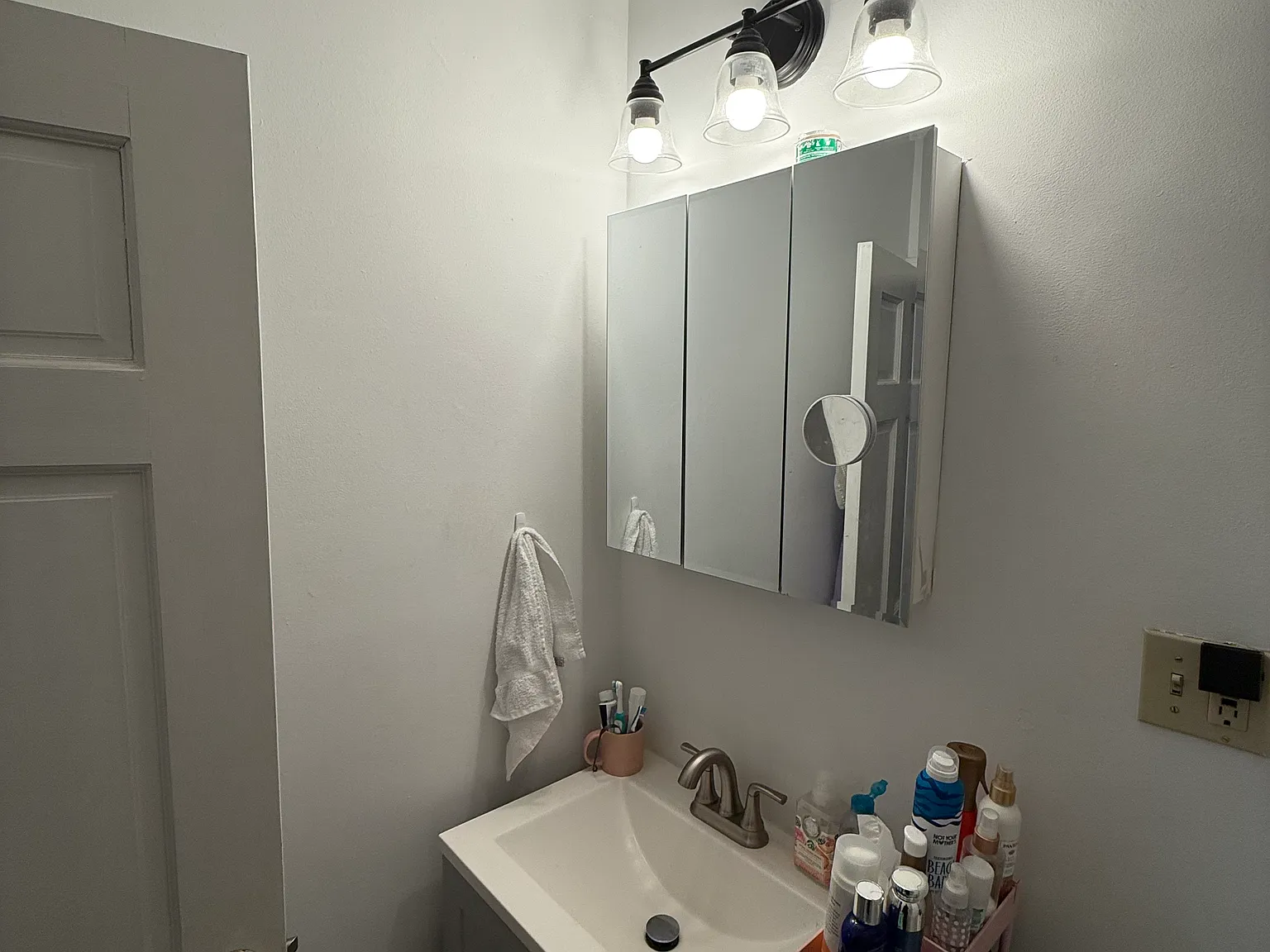 3 bed, 2.0 bath, $5,595 — Photo 2