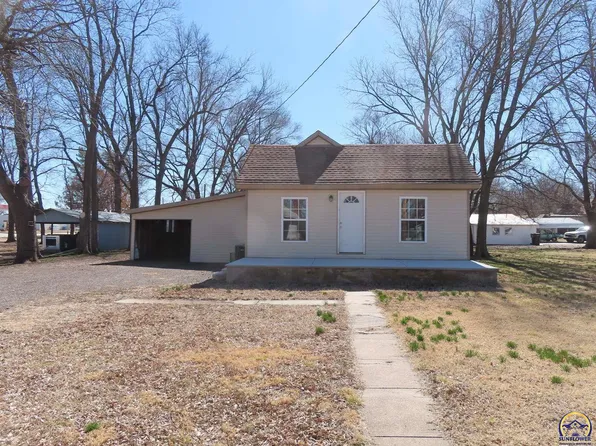 108 Pearl St, Cottonwood Falls, KS 66845