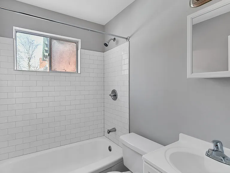 3035 Gilbert Ave #9 — Photo 4