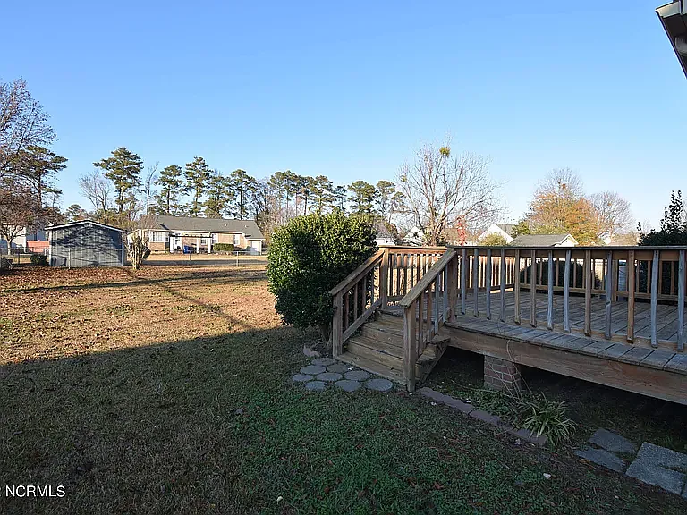 3 bed, 1427 sqft, $1,960 — Photo 3