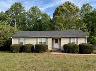 136 Motor Boat Club Rd, Greenville, SC 29611