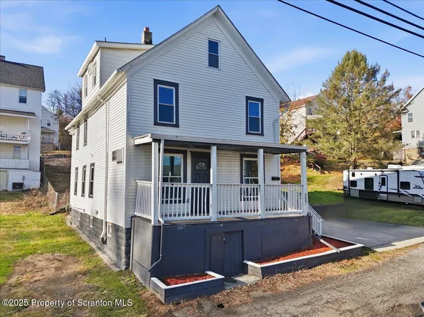 357 Hughes Ct, Scranton, PA 18504