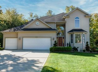 30120 Rickey Ln, Wickliffe, OH 44092