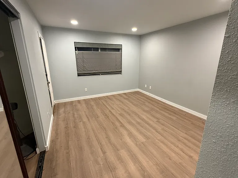 1100 Newport Ave #204 — Photo 3