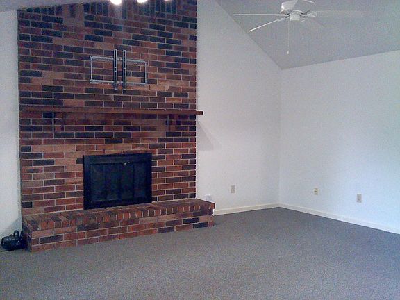 5th image of 3201 Foxchase Ct