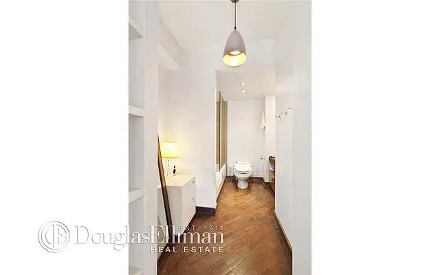 Rented by Douglas Elliman | media 35