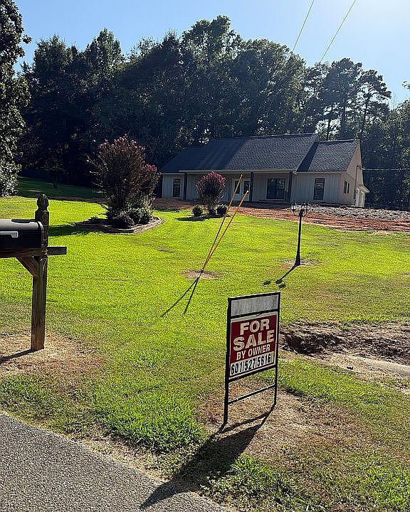 1st image of 8047 Pinewood Dr