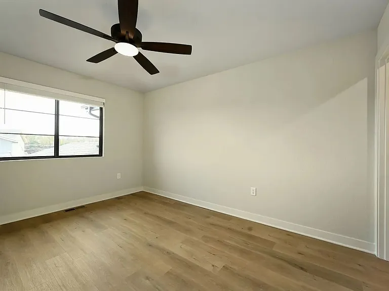 246-256 Persimmon Rd — Photo 11