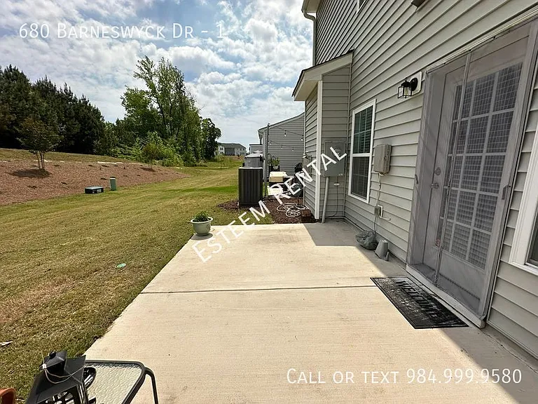 680 Barneswyck Dr #1 — Photo 36