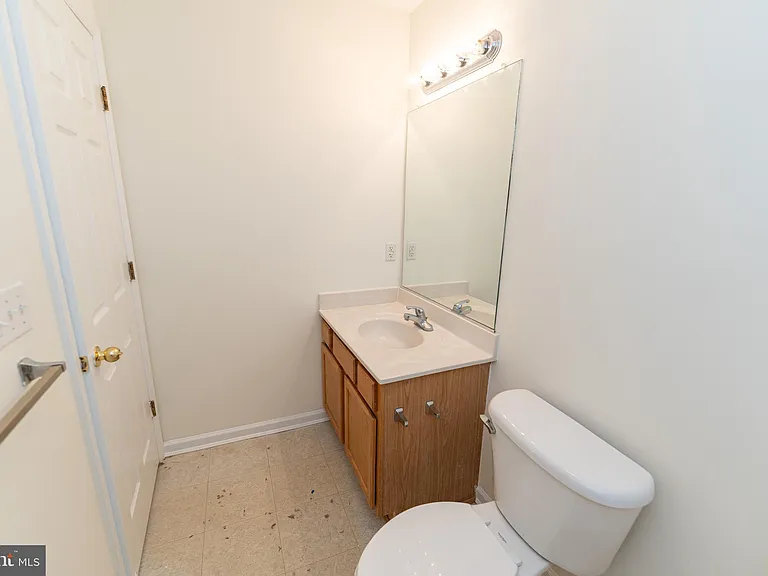 202 Carsons Ct — Photo 23