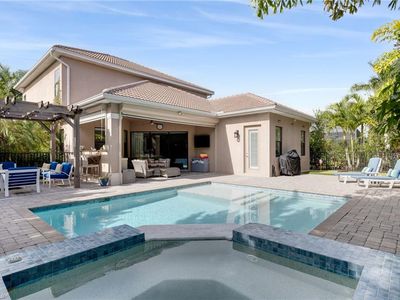 1626 Serrano CIR, Naples, FL, 34105