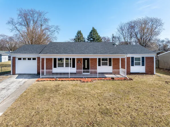 769 Fox River Rd, Valparaiso, IN 46385
