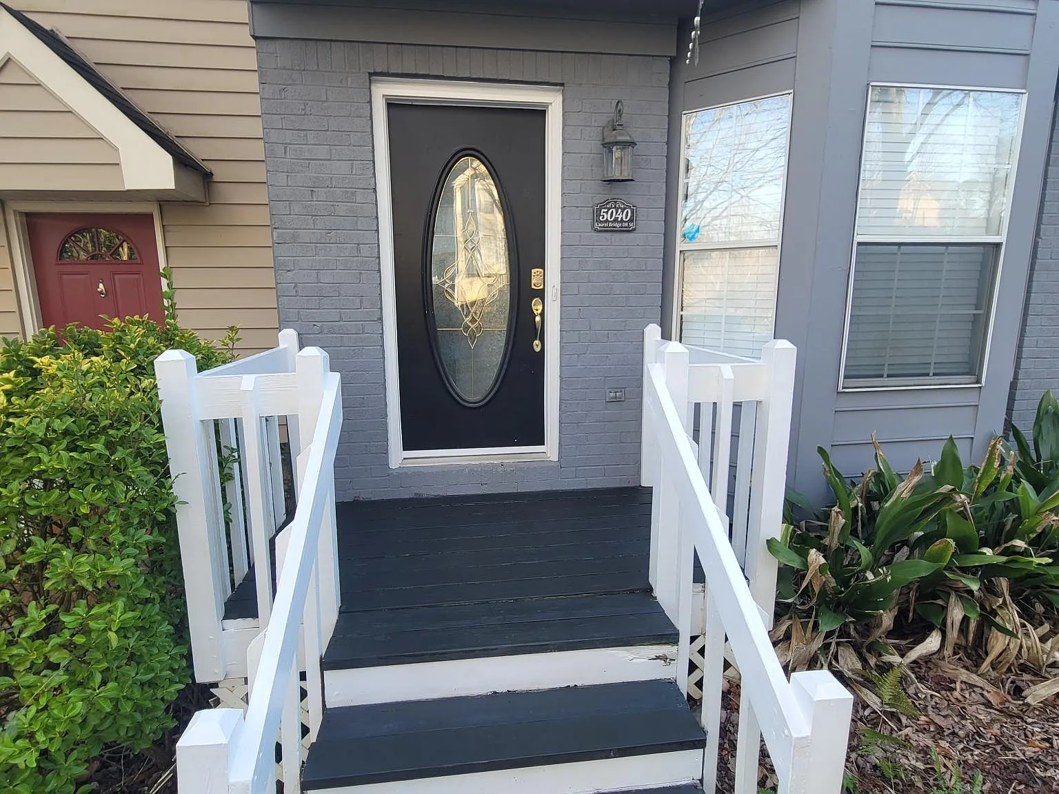 5040 Laurel Bridge Dr SE — Photo 2