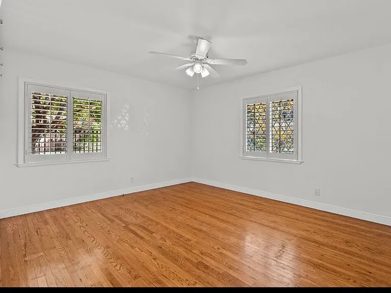 24364 Arcadia St — Photo 16