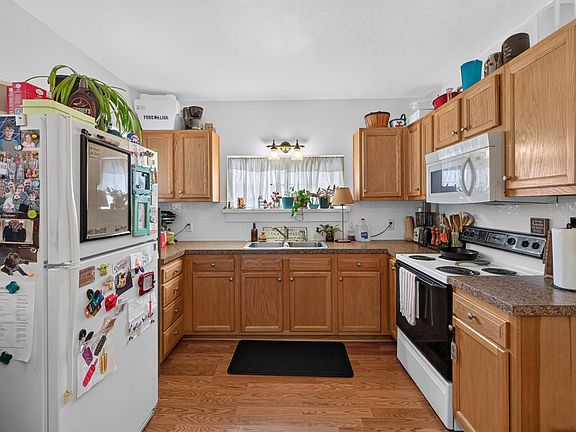 5th image of 1076 College Ave