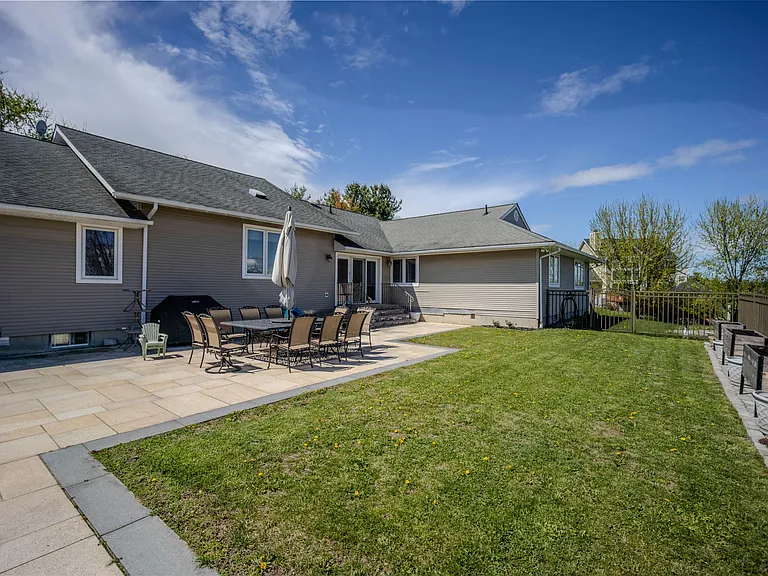 19-21 Lamela Dr — Photo 19