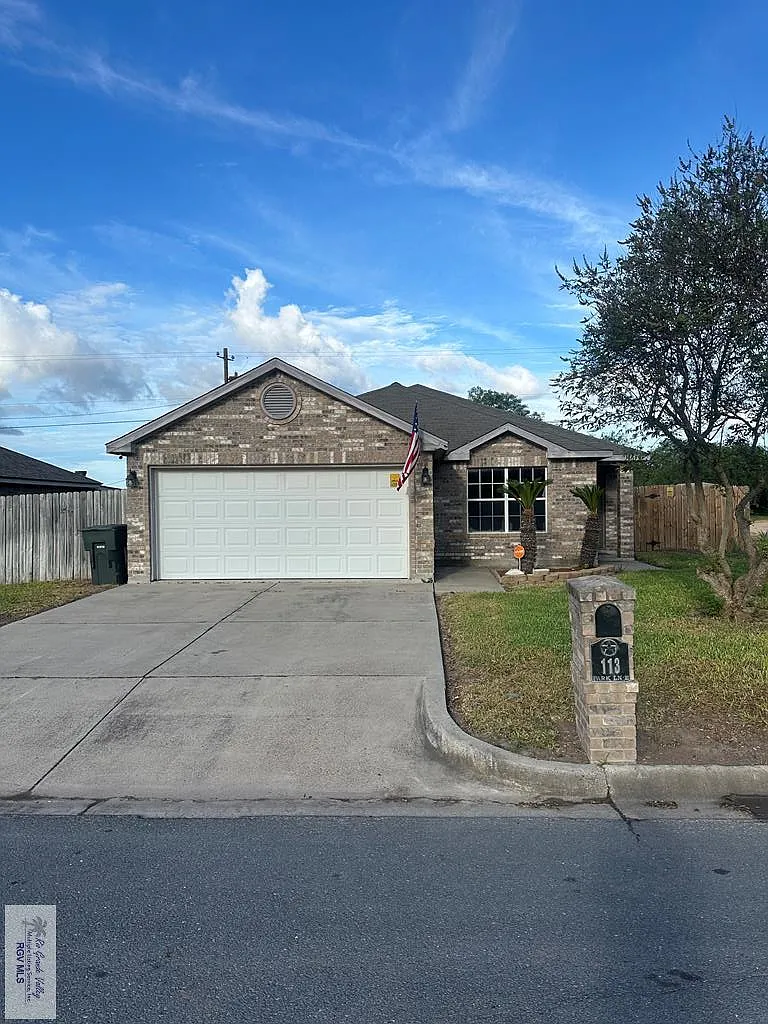 3 bed, 2.0 bath, 1396 sqft, $1,650 — Photo 1