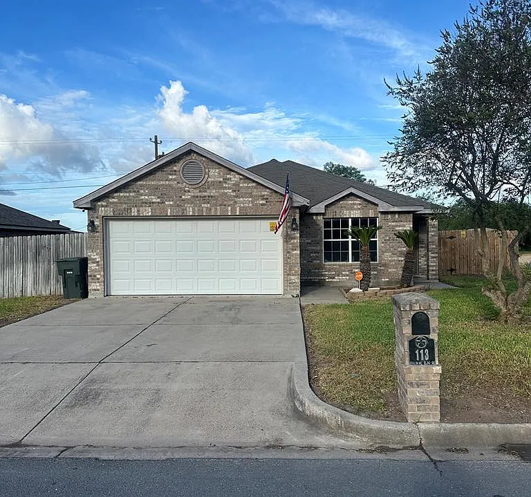 113 Park Ln E