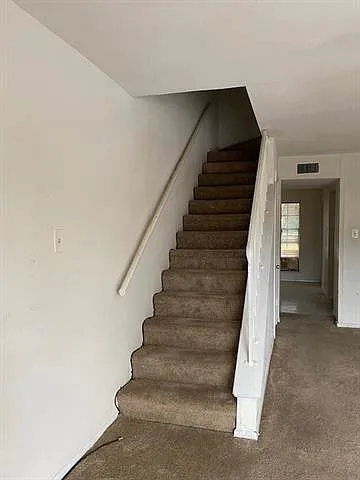 2 bed, 1.5 bath, 1060 sqft, $1,000 — Photo 4