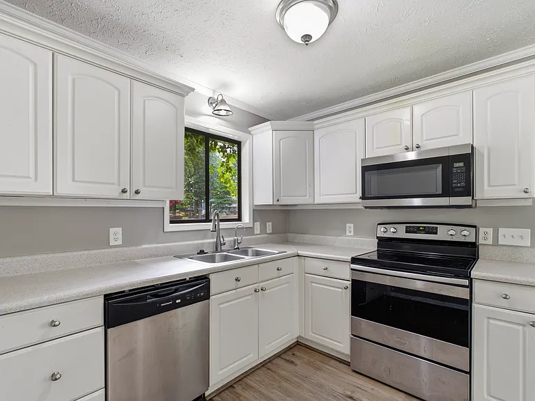 180 Lake Somerset Crst NW — Photo 10