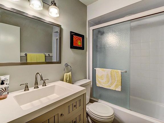 5th image of 205 Sea Woods Dr