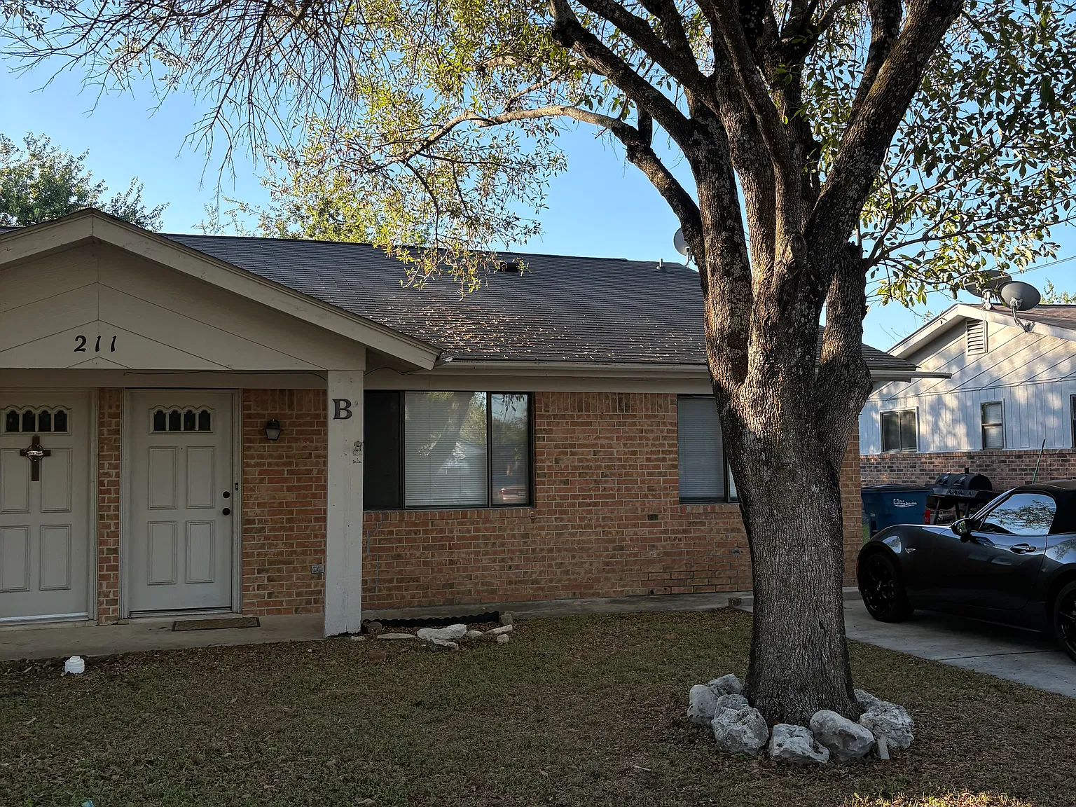 2 bed, 1000 sqft, $1,200 — Photo 2