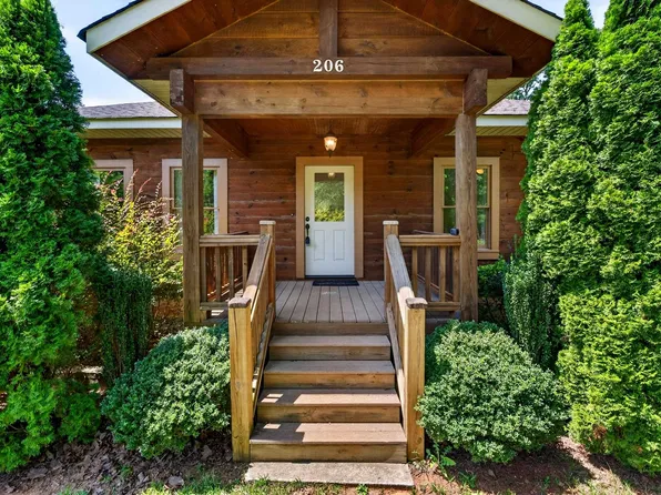 206 Susans Rd, Gaffney, SC 29341