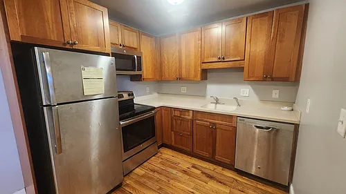 28 E Grand Ave #BB1 Photo 1