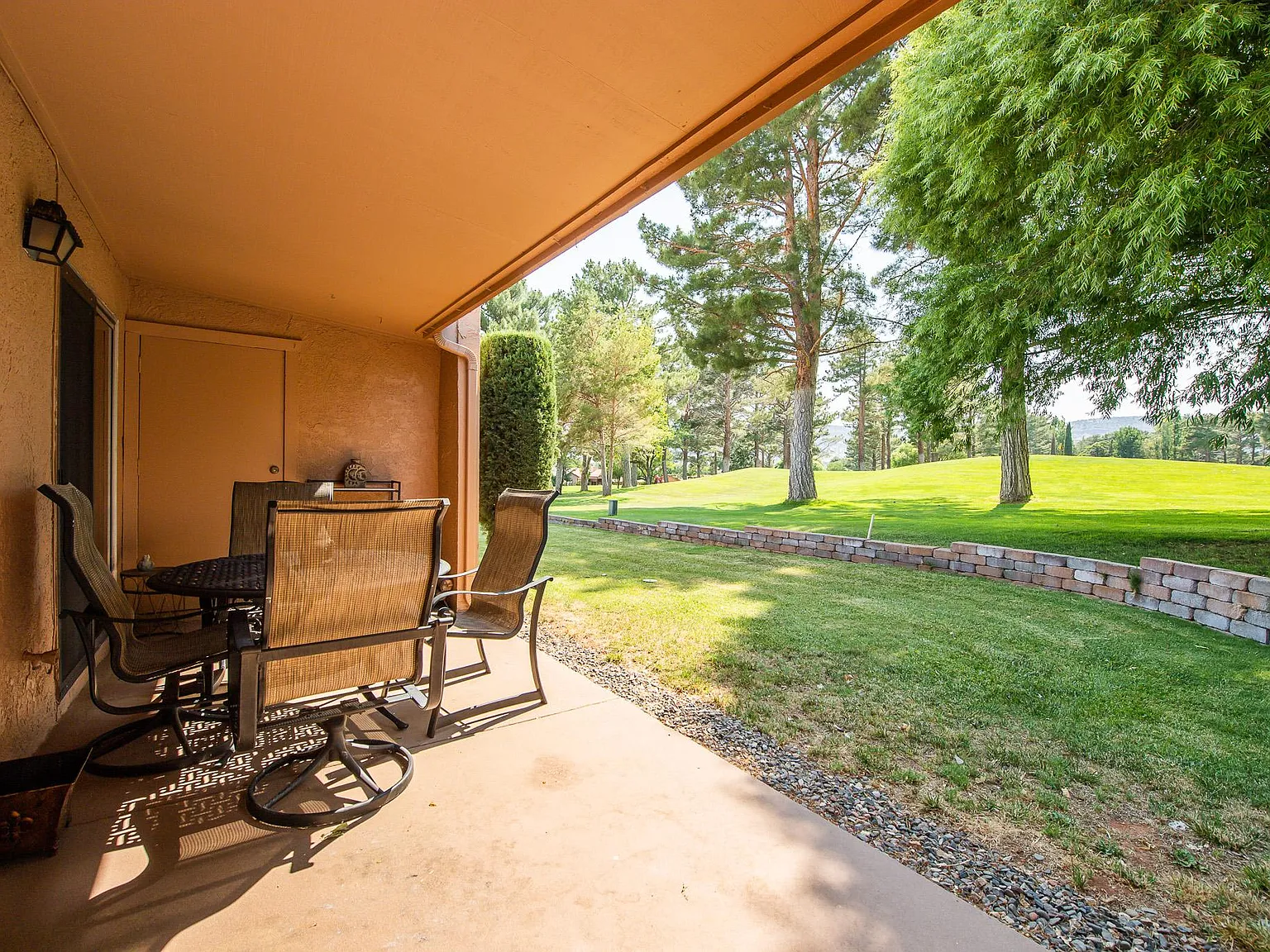 2 bed, 1010 sqft, $2,895 — Photo 3