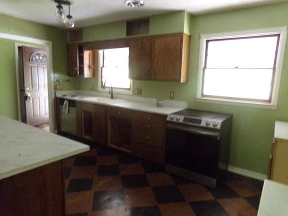 4th image of 505 Forest Rd