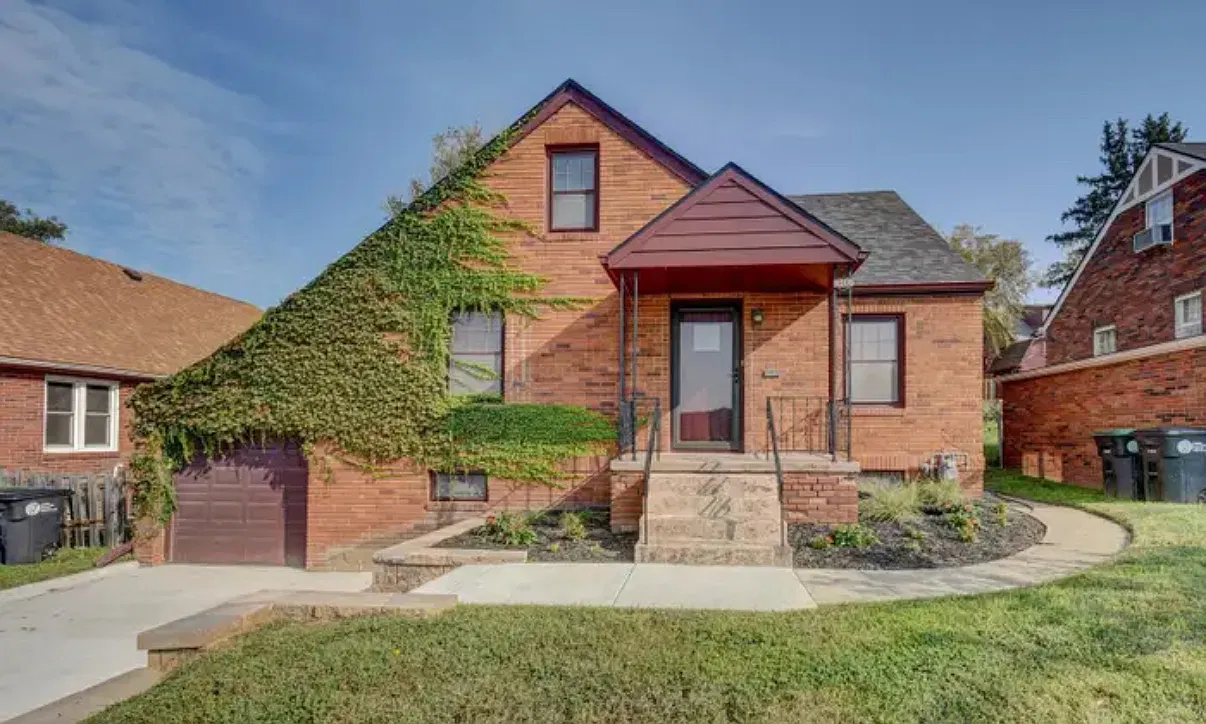 4308 Center St — Photo 1