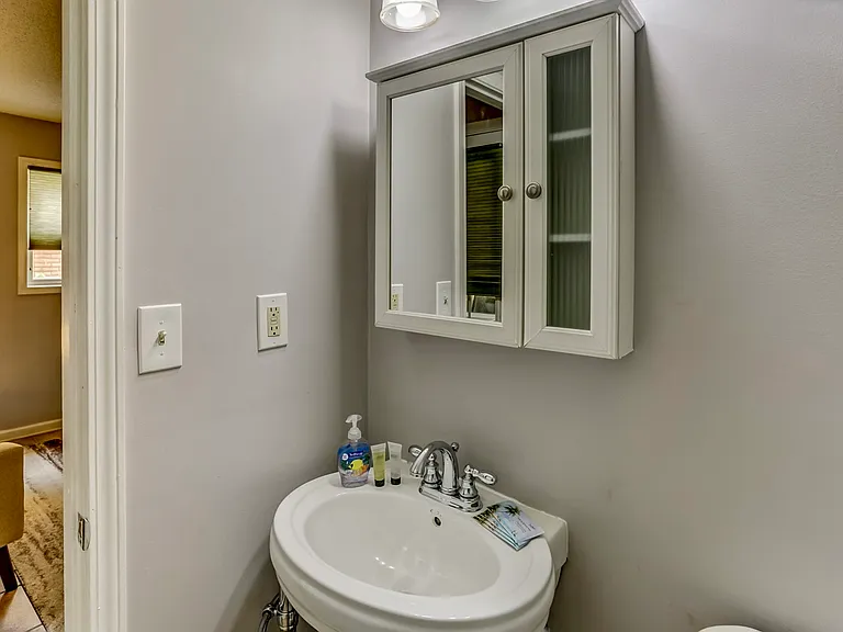 2190 Washington Ave — Photo 7