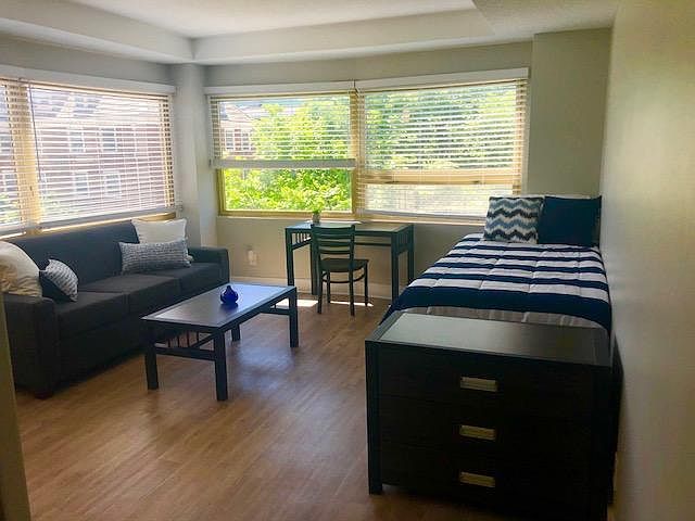 1st image of 400 Maynard St APT 407