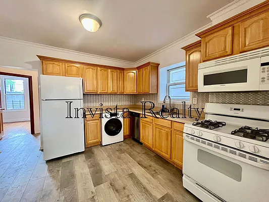 Rented by Asimina Perikleous, LREB | media 8