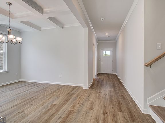 5th image of 704 Radiant Hollow Ln