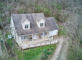 13 Red Oak Dr, Nitro, WV 25143