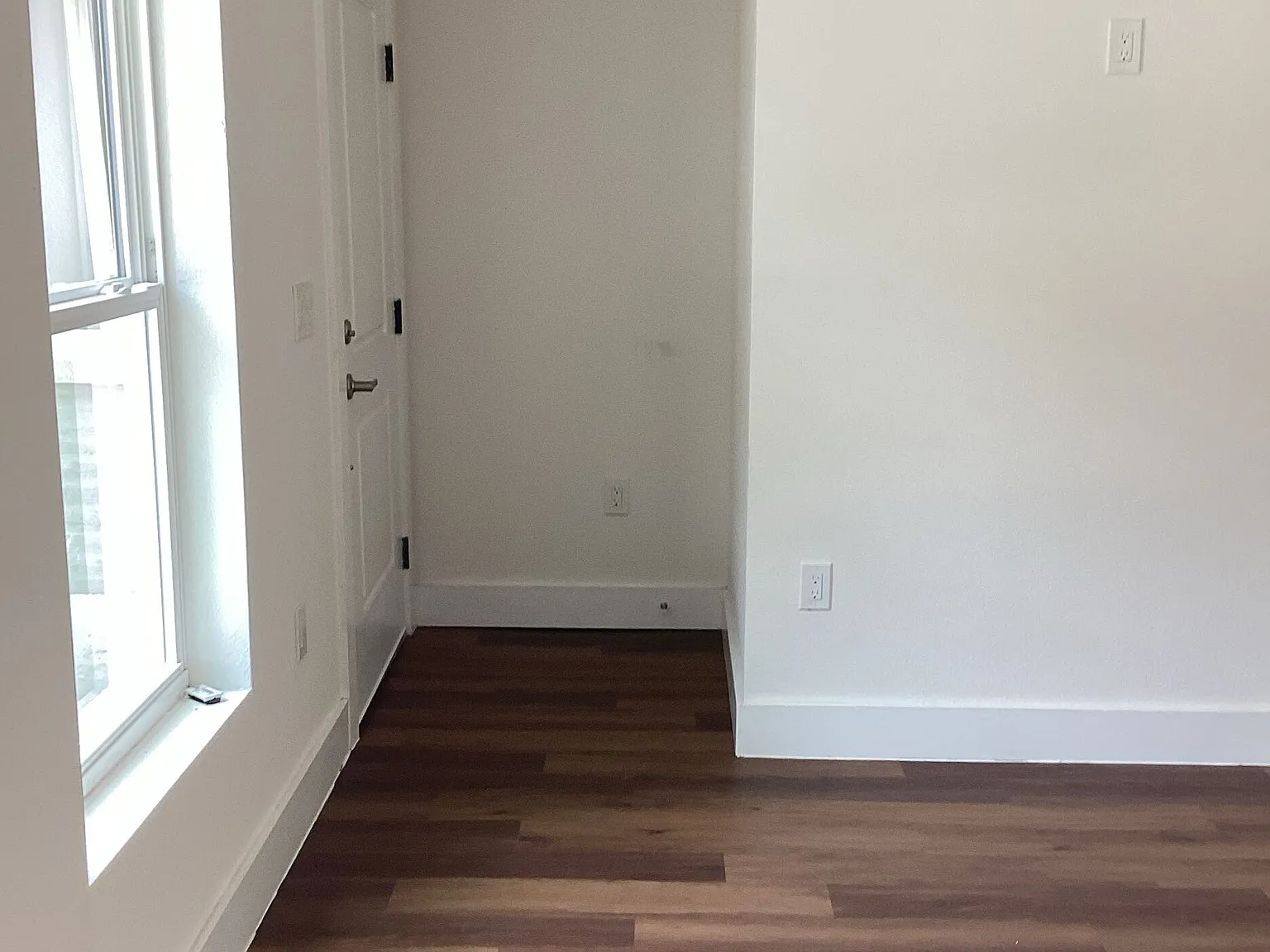 3 bed, 1279 sqft, $1,900 — Photo 3