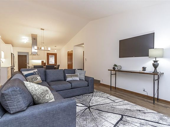 3rd image of 2021 Minnetonka Dr
