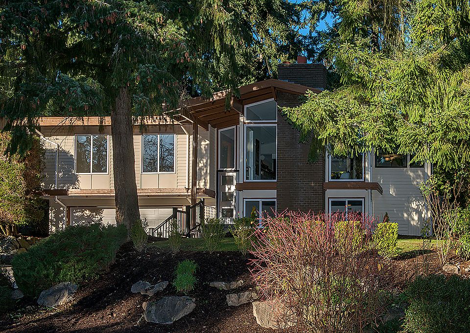 1st image of 16518 SE 31st St