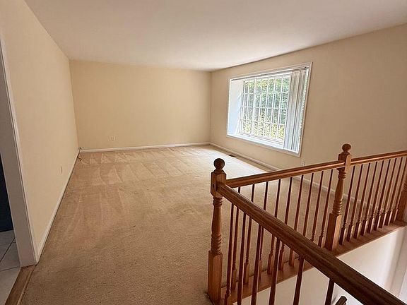 3rd image of 8910 Brook Dr