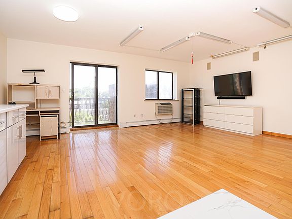 2nd image of 14745 Barclay Ave APT 5B