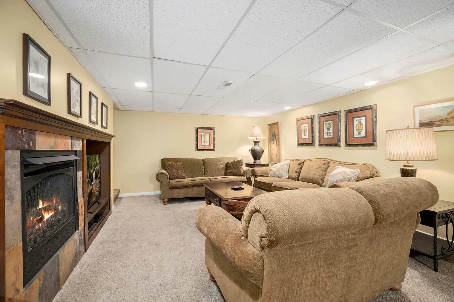5 bed, 2.0 bath, 1614 sqft, $6,942 — Photo 4