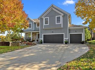 5311 Brownridge Dr, Shawnee, KS 66218