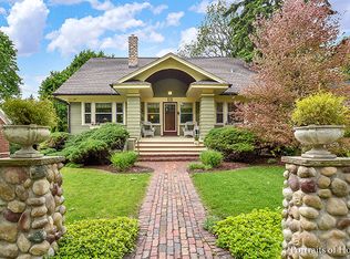 546 Forest Ave, Glen Ellyn, IL 60137