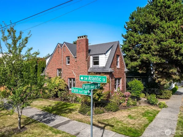 1443 Palm Avenue SW, Seattle, WA 98116
