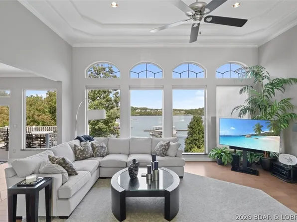 888 Las Campanas, Sunrise Beach, MO 65079