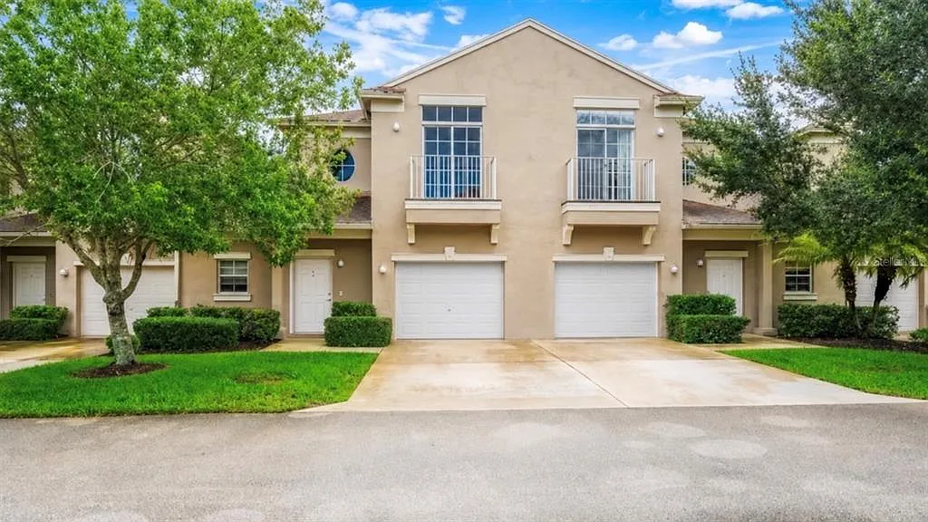 3 bed, 3.5 bath, 1700 sqft, $2,150 — Photo 1